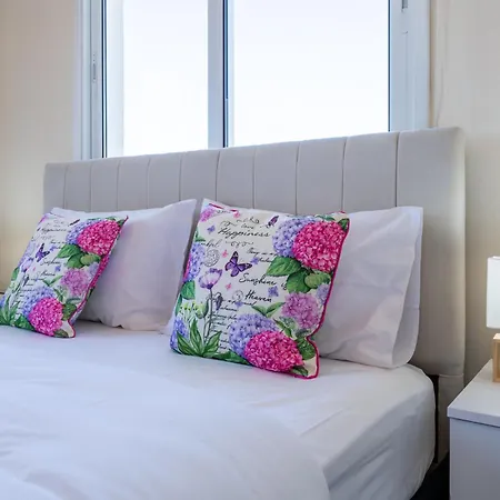 Apartment Sapphire's 2-bedroom In Larnaca