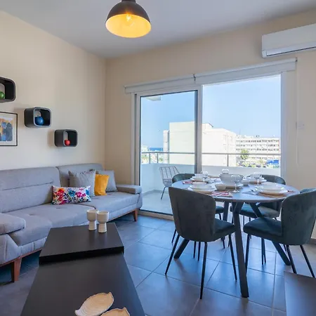 Sapphire's 2-bedroom In דירה לרנקה