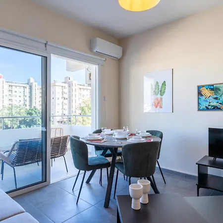 Sapphire's 2-bedroom In דירה לרנקה