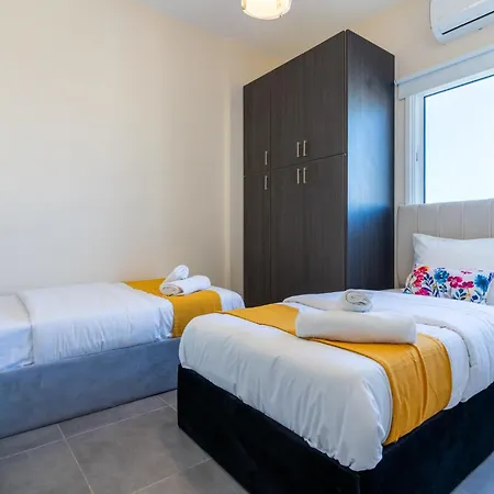 Sapphire's 2-bedroom In *