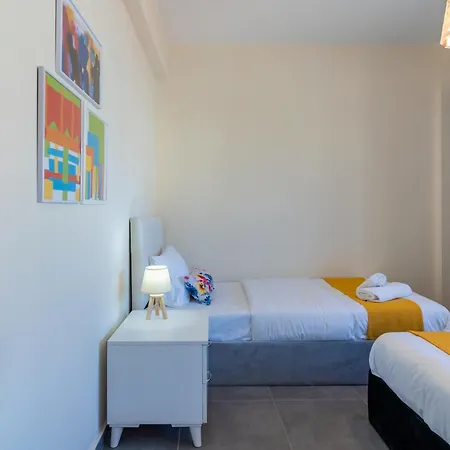 Sapphire's 2-bedroom In דירה *