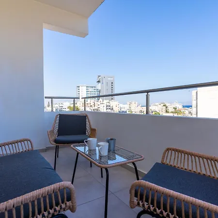 דירה Sapphire's 2-bedroom In לרנקה