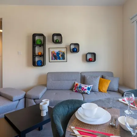 Sapphire's 2-bedroom In דירה *
