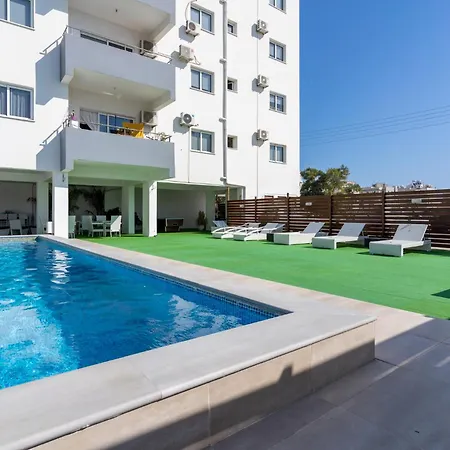 Sapphire's 2-bedroom In Lárnaka
