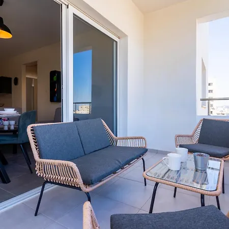 Sapphire's 2-bedroom In דירה